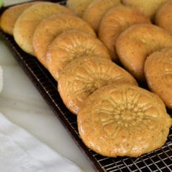 Date filled molded kaik cookies