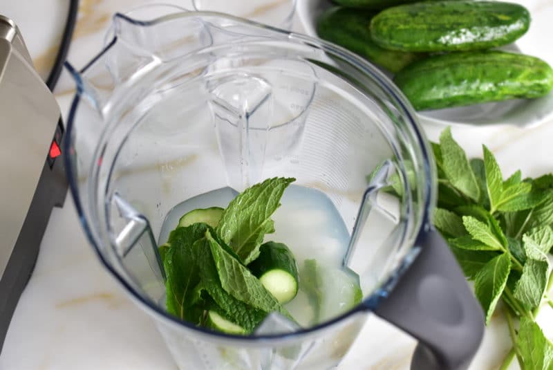 Mint, cucumber and ice in the blender
