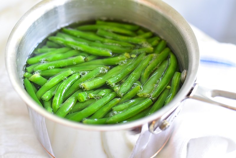 Green beans in a saucepan